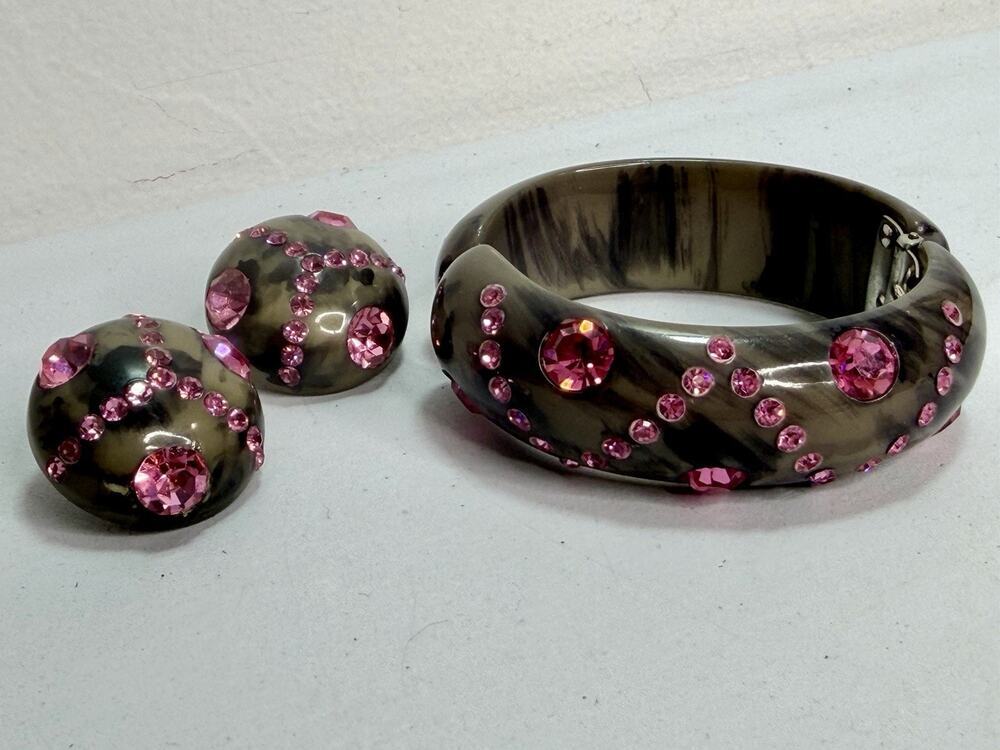 Vintage Weiss Pink Rhinestone Brown Grey Celluloid Hinged Cuff Bangle & Earrings
